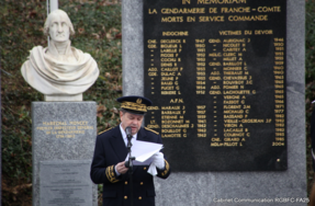 Hommage aux militaires de la gendarmerie décédés dans l’accomplissement de leur devoir en 2017