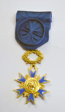 L'ordre national du mérite médaille officier